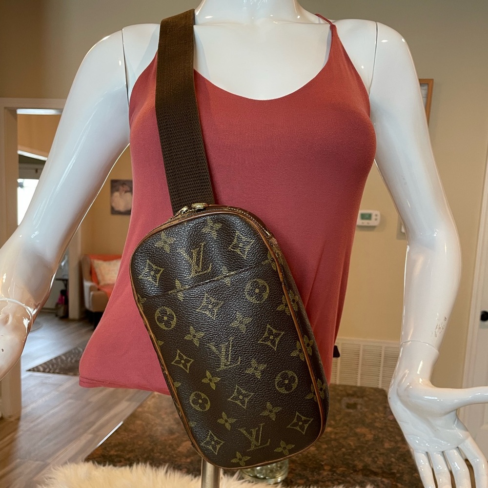 Louis Vuitton Pochette Gange